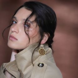 Boucles d'oreilles femme pendantes santibÉ mini solène métal doré et perles mini sol-dore-bo - pendantes - edora - 1