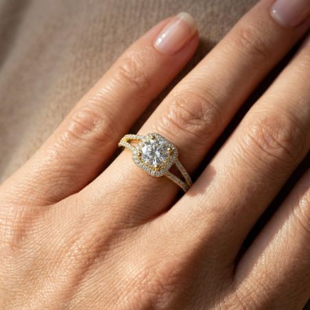 bague femme solitaire accompagné EDORA PLAQUE OR et oxydes