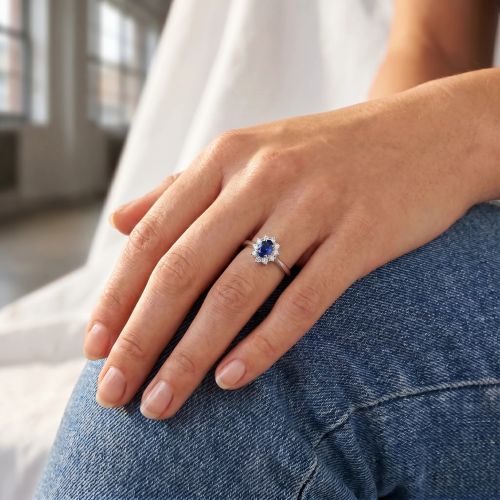 Bague Femme Entourage EDORA OR 9 Caratss Blanc, Saphir de Synthèse et Diamants De Synthèse 0,50 ct EDOB7/002.SAS.50.G.5.9
