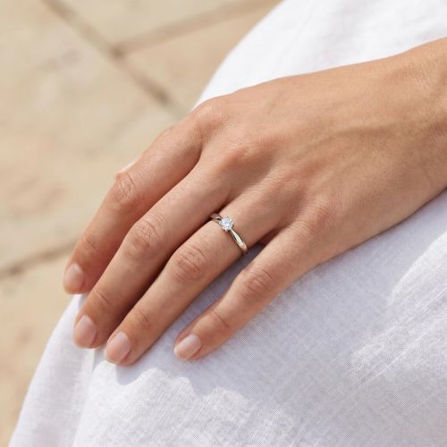 Bague Femme Solitaire EDORA OR 18 carats blanc et Diamant 0,10 cts EDO31H4105