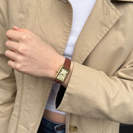 Montre femme cluse belisenna rectangulaire dorée cadran sablé bracelet cuir brun noisette cw15008 – montres tendances