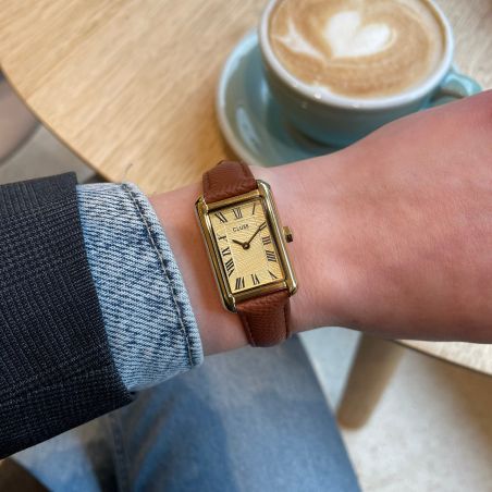 Montre femme cluse belisenna rectangulaire dorée cadran sablé bracelet cuir brun noisette cw15008 – montres tendances