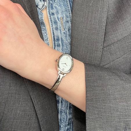 Montre femme cluse l'ovale argentée cadran blanc bracelet jonc acier fin cw16102 – montres tendances