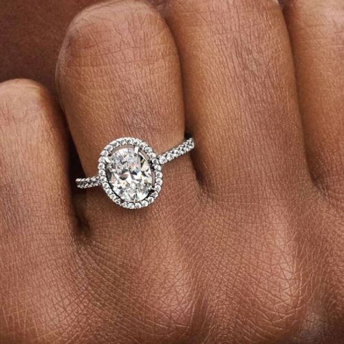 Bague Femme PANDORA Spectaculaire Halo Ovale Scintillant 193777C01