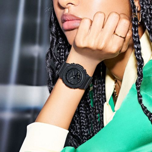 Montre Femme CASIO G-Shock GMA-P2100 Compacte Monochrome Noir GMA-P2100BB-1AER