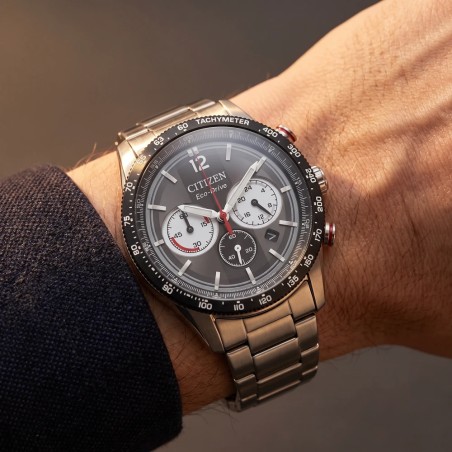 Montre Homme CITIZEN Vintage Racing Eco-Drive Chronographe Cadran Noir Acier CA4714-55E