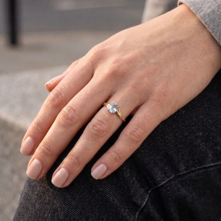 Bague Femme Solitaire EDORA Or 9 Carats Jaune et Topaze Bleue EDOB9/096.TOP.J.9