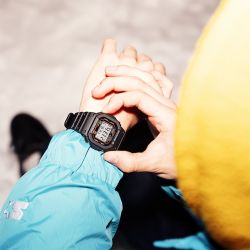 Montre digitale solaire homme casio classic origin résine noire - solaires - edora - 1