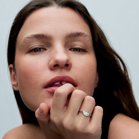 Bague femme pandora me en résine façon émail coupée en deux 193325c01 – bagues femme