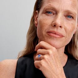 Bague femme pandora timeless spectaculaire halo bleu carré scintillant 193550c01 - bagues-femmes - edora - 1