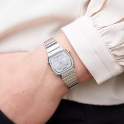 Montre femme casio mini collection acier argenté la670wea-7ef - digitales - edora - 1